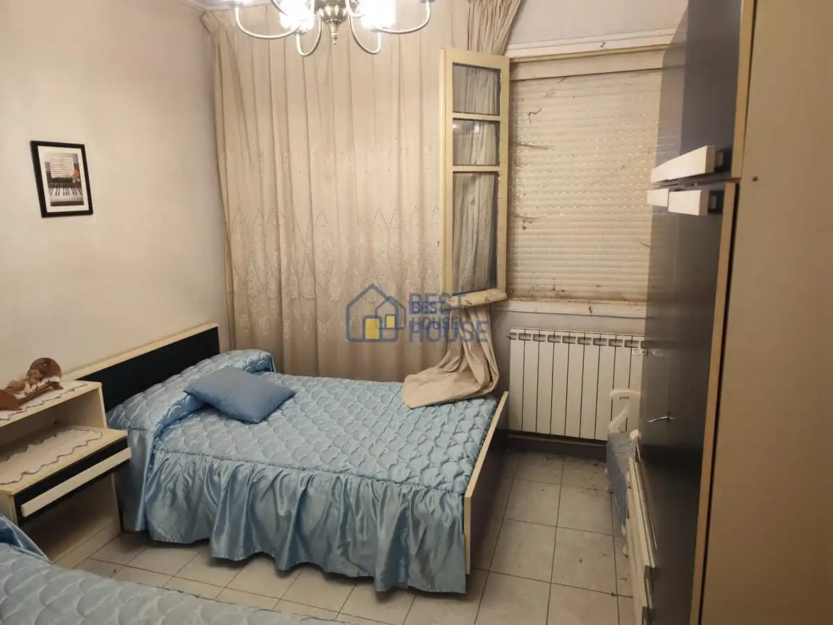 Dormitori de Casa o xalet en venda en León Capital  amb Calefacció, Jardí privat i Parquet