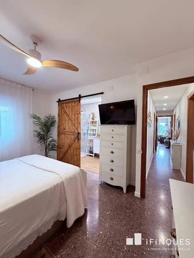 Dormitori de Casa o xalet en venda en Castellar del Vallès amb Aire condicionat, Calefacció i Jardí privat
