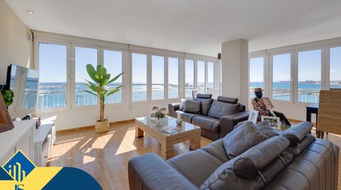 Apartamento renovado con piscina comunitaria, en la provincia de Alicante, en la ciudad de Torrevieja, en la zona de Playa del Ace