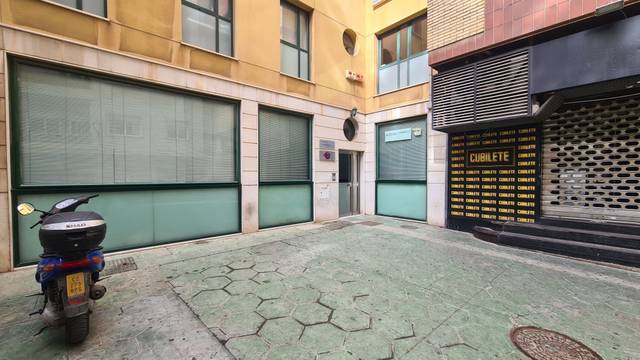 Local comercial en Alquiler en Calle Antonio González Egea, 2 en Centro