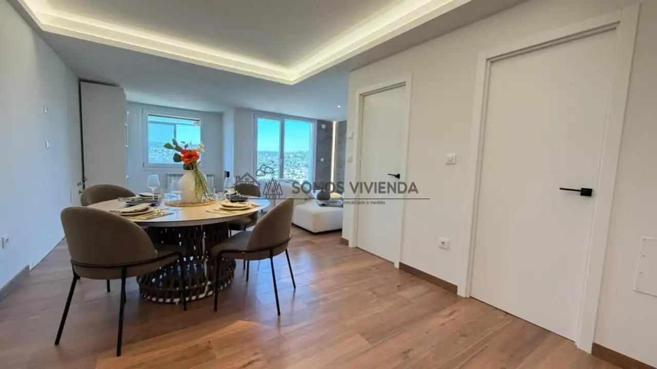 Habitación de Piso en venta en Ourense Capital  con Calefacción, Trastero y Balcón