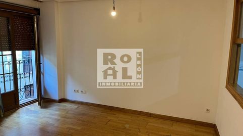 Foto 4 de Apartament en venda a Calle Cardiles, Casco Antiguo, León Capital