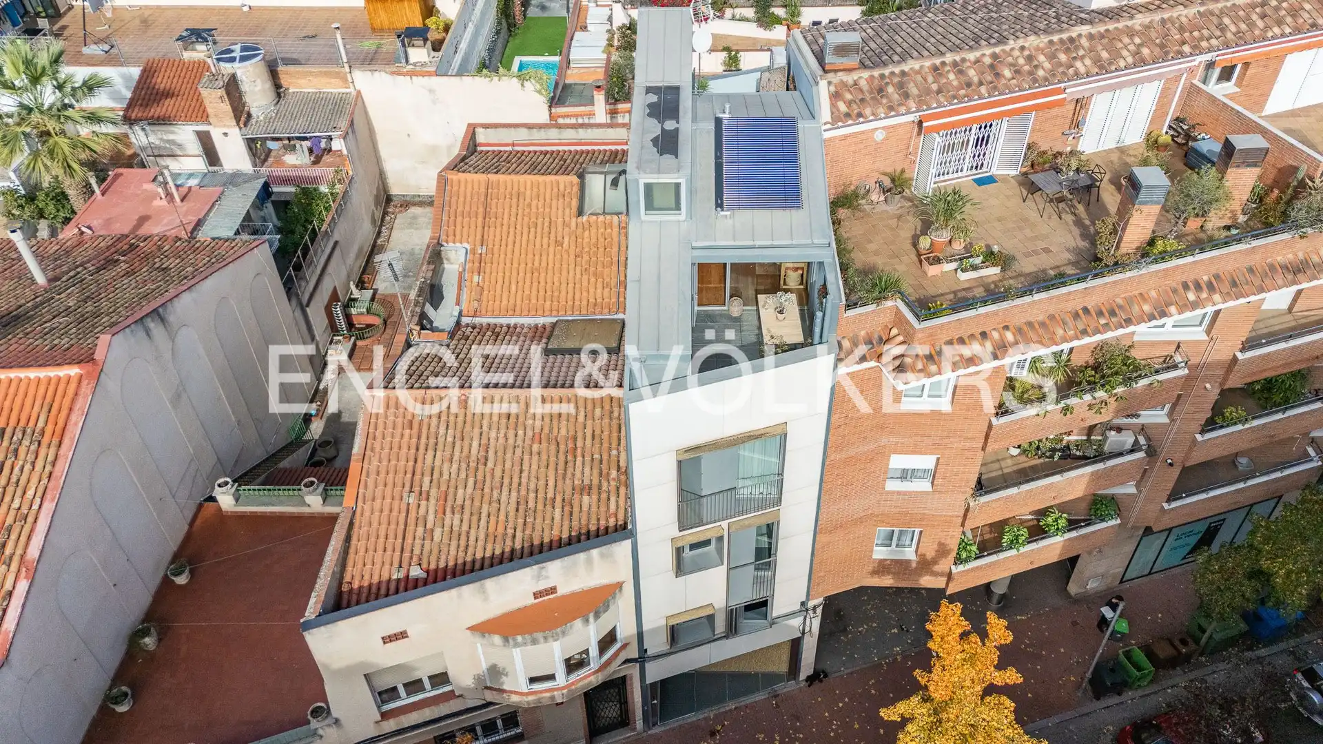 Vista exterior de Casa o xalet en venda en Terrassa amb Aire condicionat, Calefacció i Jardí privat