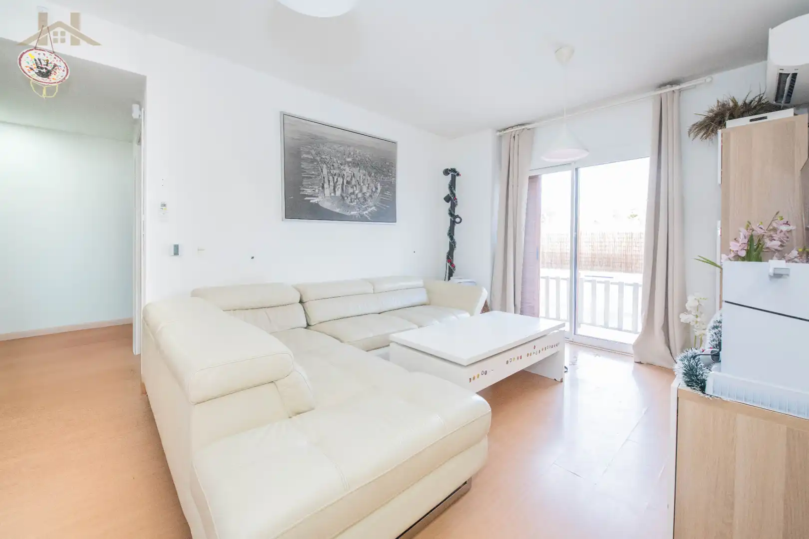 Sala d'estar de Planta baixa en venda en Villaviciosa de Odón amb Aire condicionat, Jardí privat i Terrassa