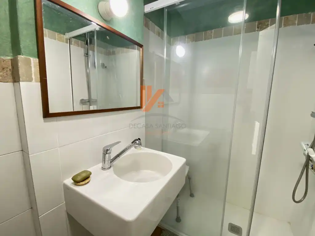 Baño de Piso en venta en Santiago de Compostela  con Horno