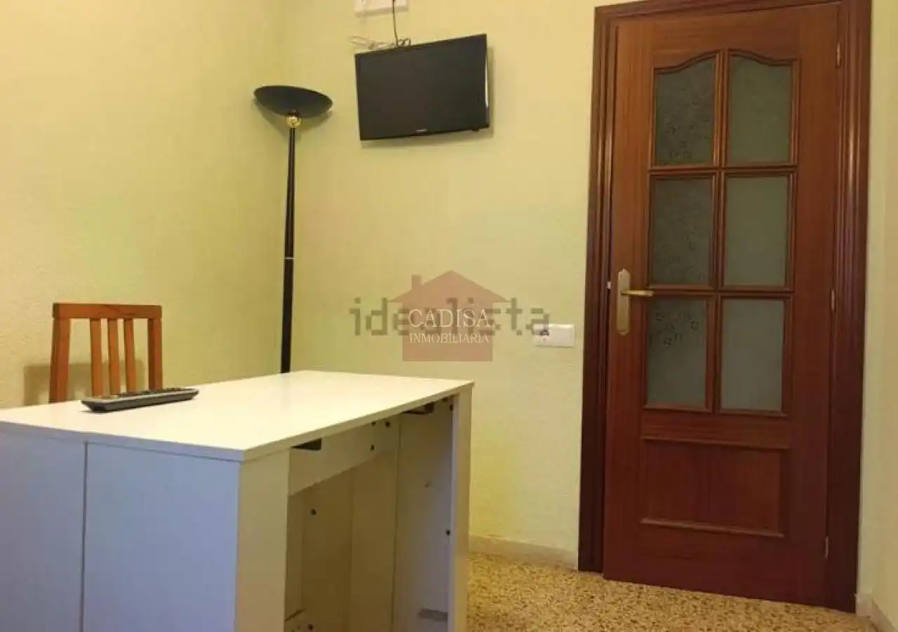 Flat with balcony to rent in San Bernardo - Carmelitas - Campus, imagen 4