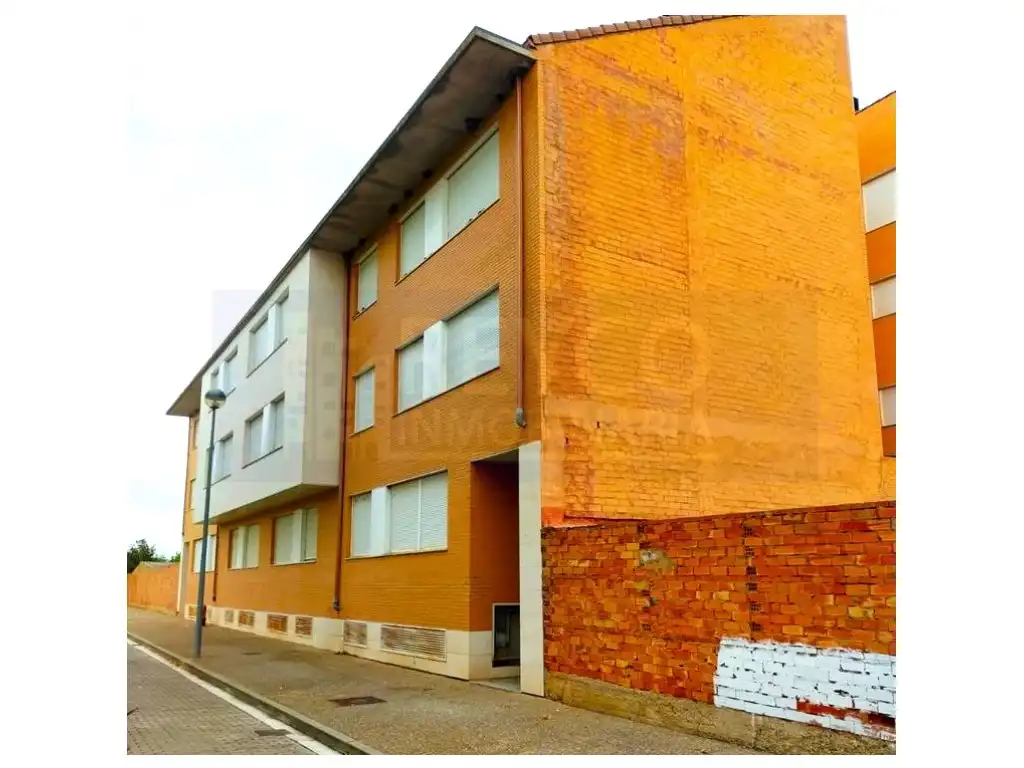 Vista exterior de Edifici en venda en Arrúbal