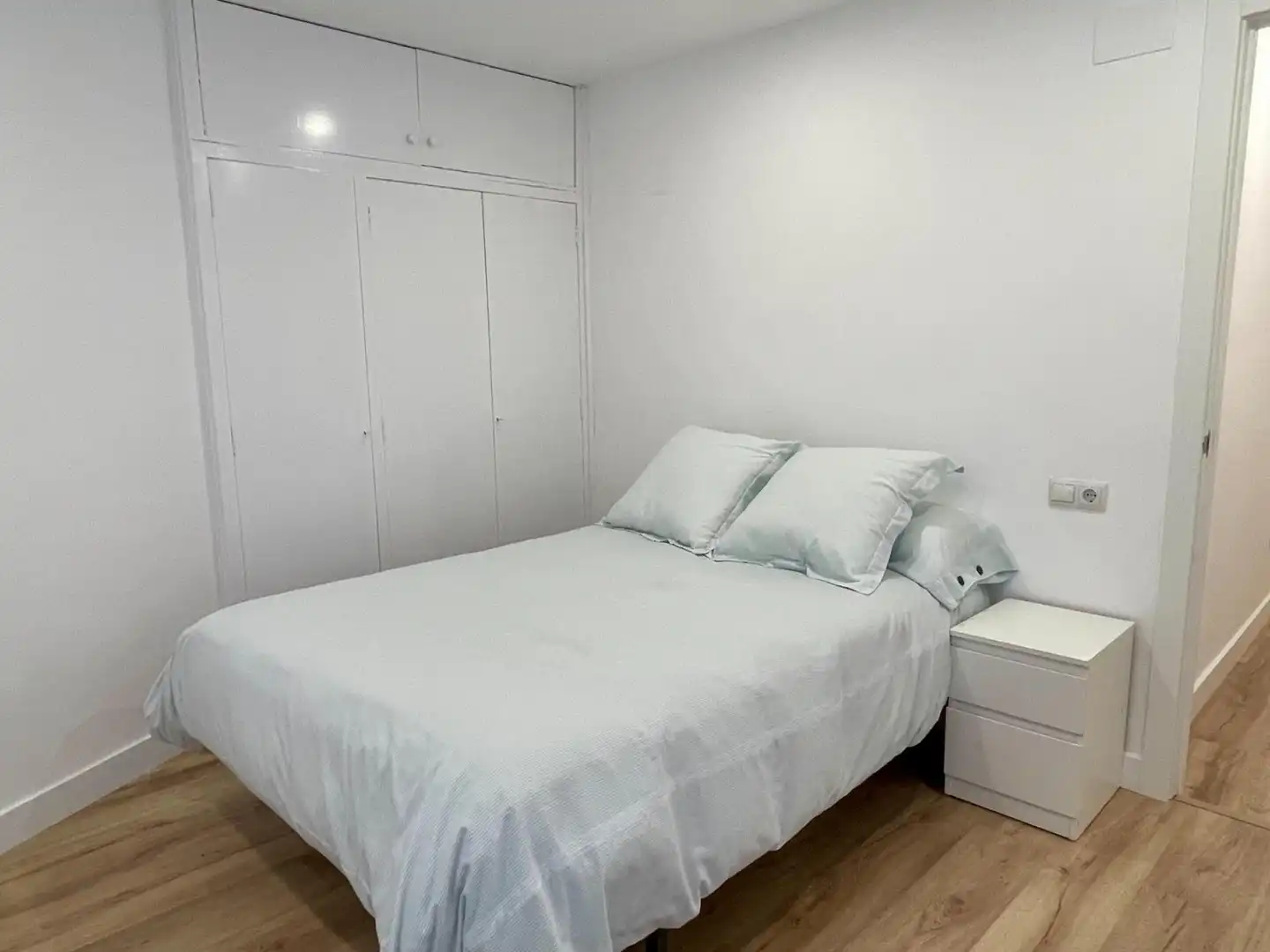 Habitación de Piso de alquiler en Oviedo  con Amueblado