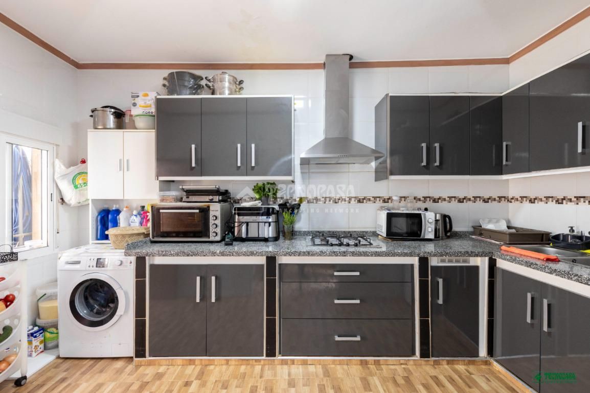 Kitchen of Single-family semi-detached for sale in  Almería Capital  with Air Conditioner
