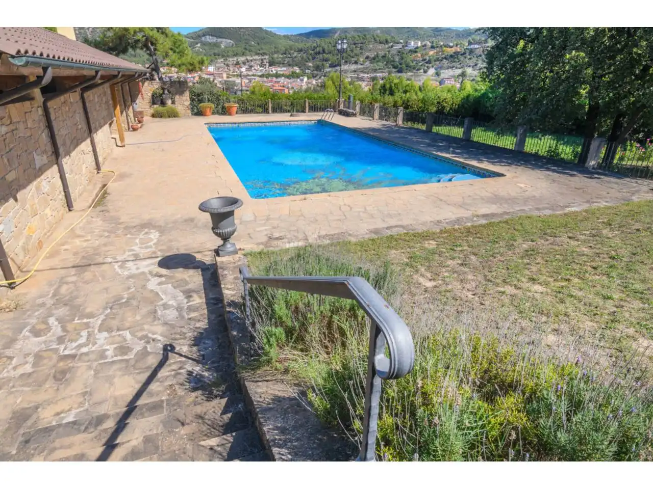 Schwimmbecken von Haus oder Chalet zum Verkauf in Sant Vicenç de Castellet mit Klimaanlage, Heizung und Privatgarten
