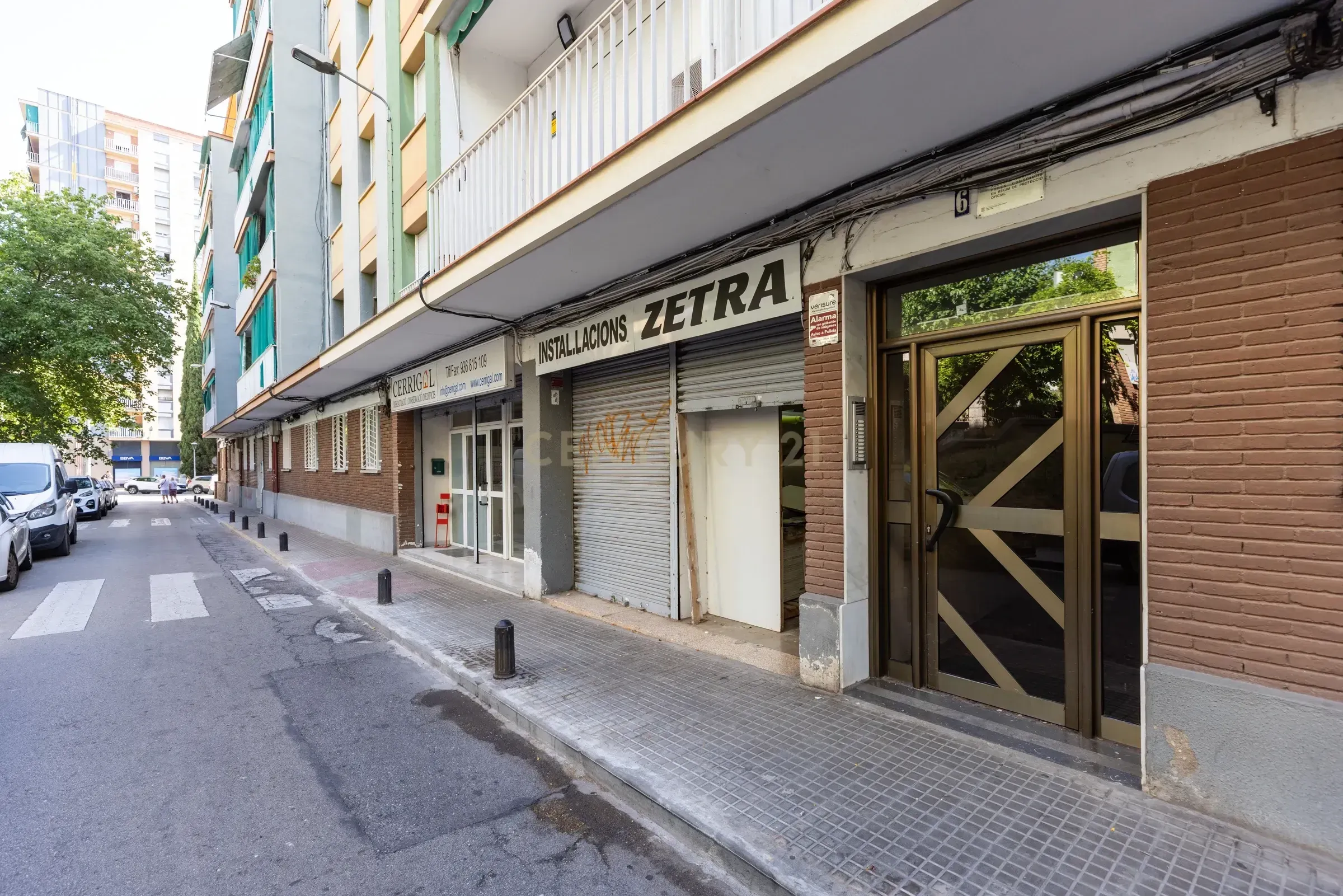 Vista exterior de Pis en venda en Cerdanyola del Vallès