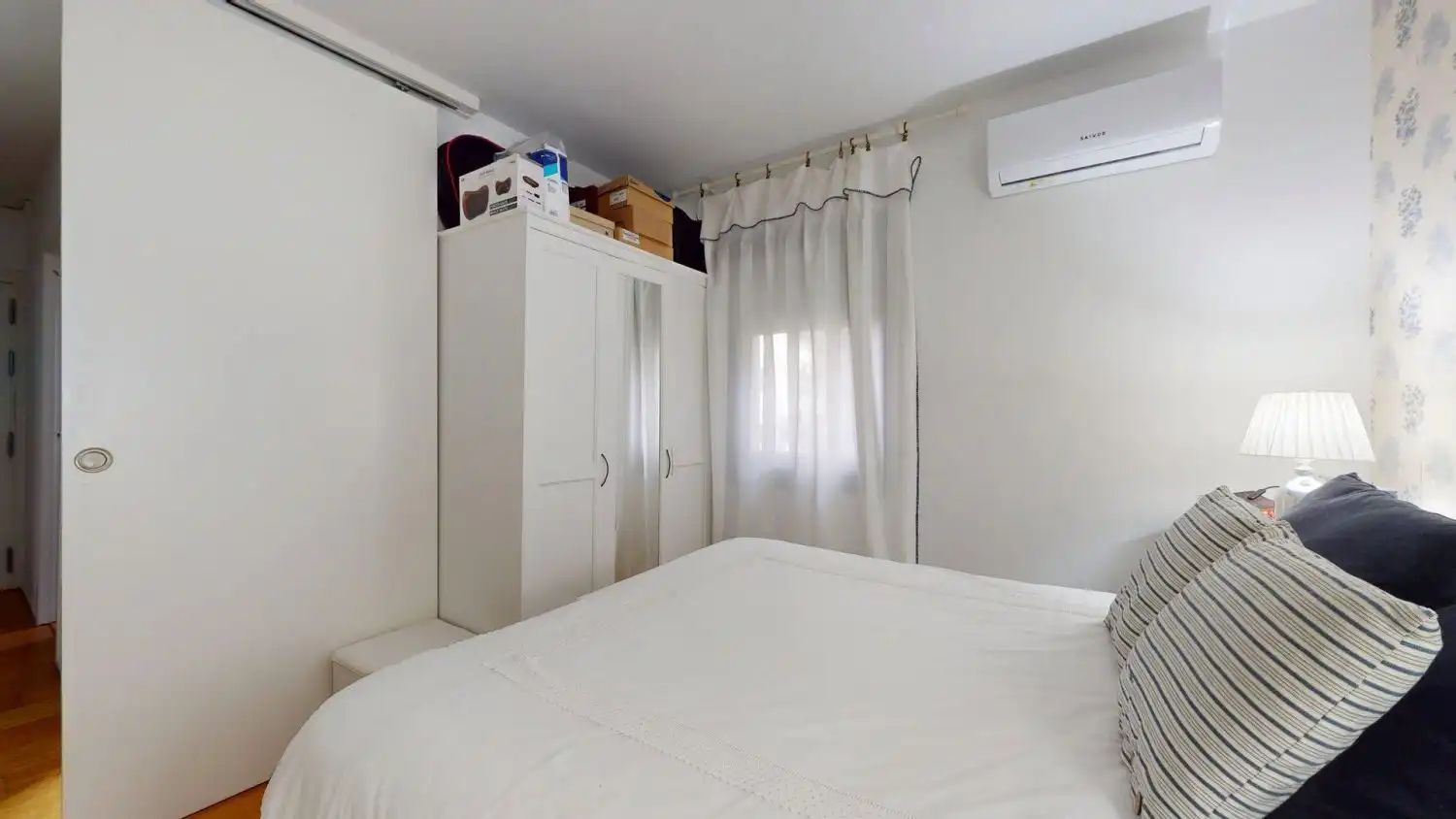 Bedroom of Flat for sale in Sevilla  with Air Conditioner, Heating and Terrace