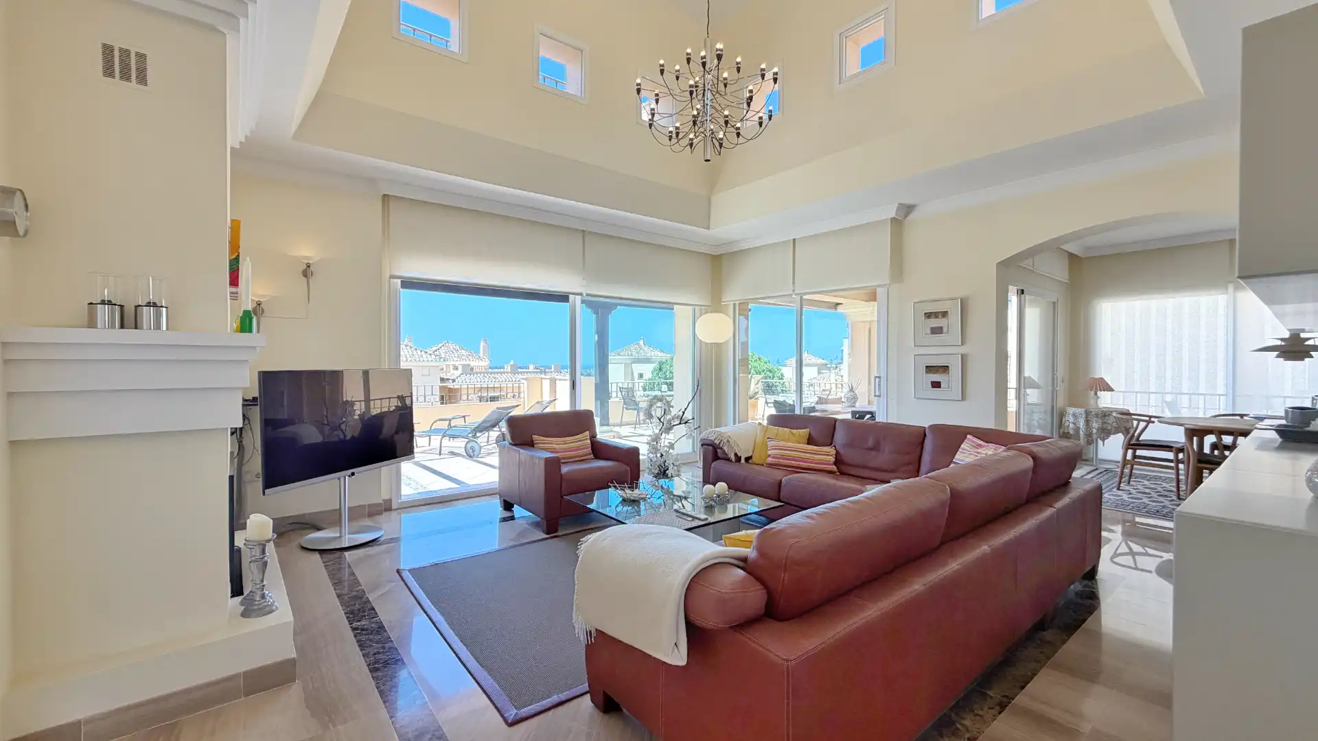 Sala d'estar de Àtic en venda en Marbella amb Aire condicionat, Calefacció i Terrassa