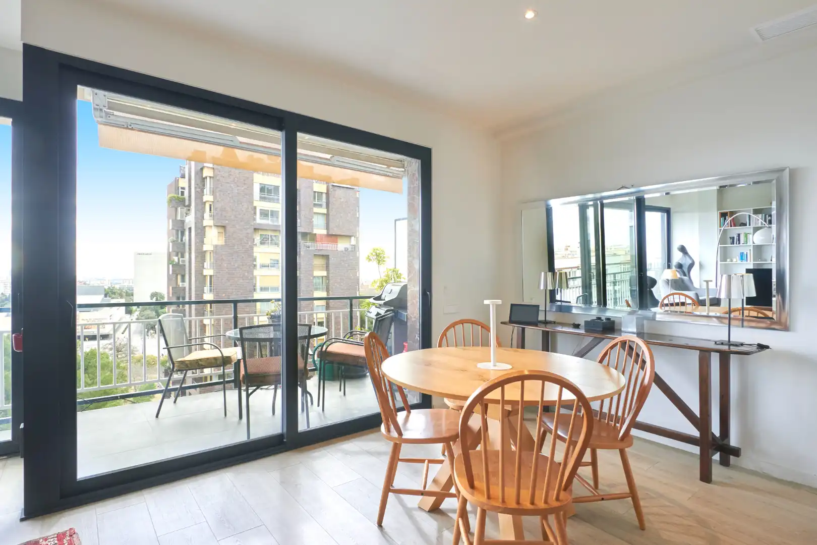 Esszimmer von Wohnung zum Verkauf in Barcelona mit Klimaanlage, Heizung und Parkett