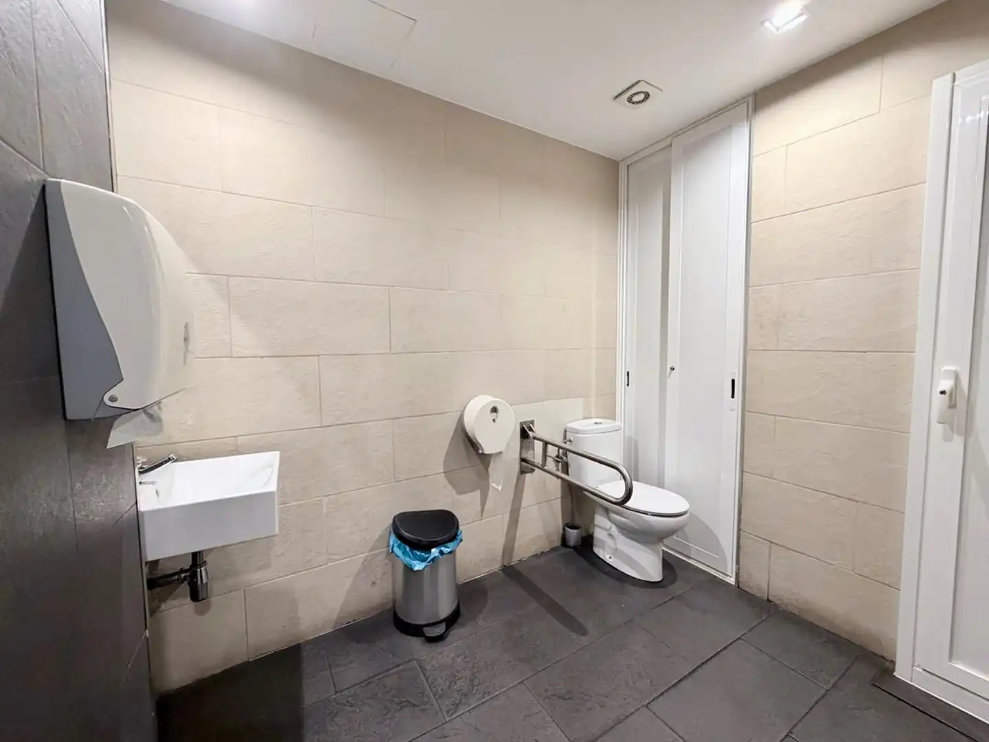 Business premises for transfer in Centre, imagen 17