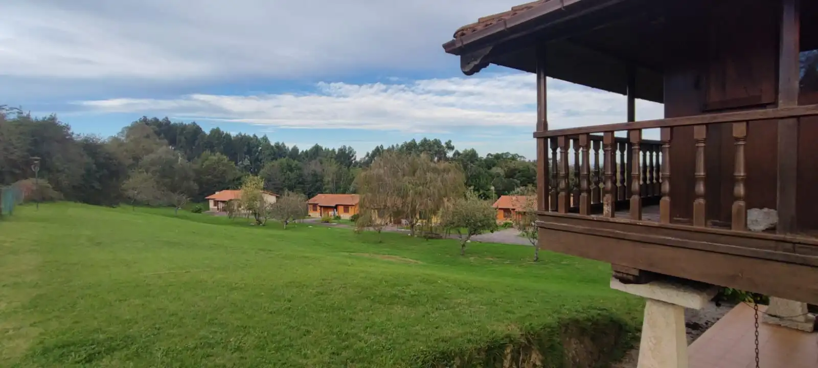 Außenansicht von Country house zum Verkauf in Llanes mit Heizung, Privatgarten und Terrasse