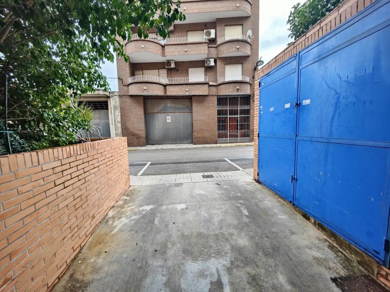 Außenansicht von Garage zum Verkauf in Ondara