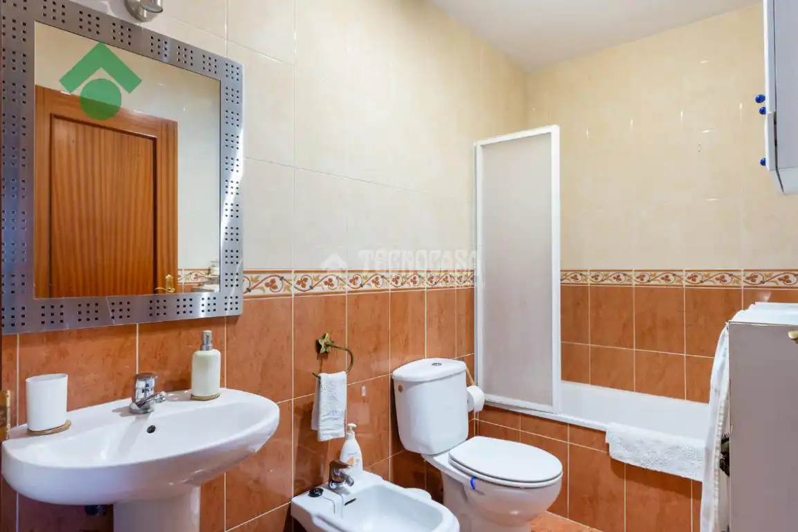 Bany de Casa adosada en venda en Vélez-Málaga amb Aire condicionat, Terrassa i Piscina comunitària