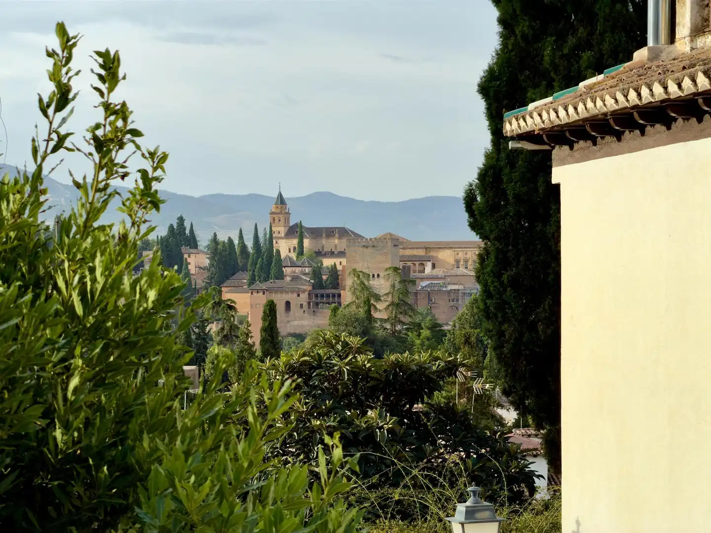 Vista exterior de Casa o chalet en venta en Granada con Jardín privado, Terraza y Piscina