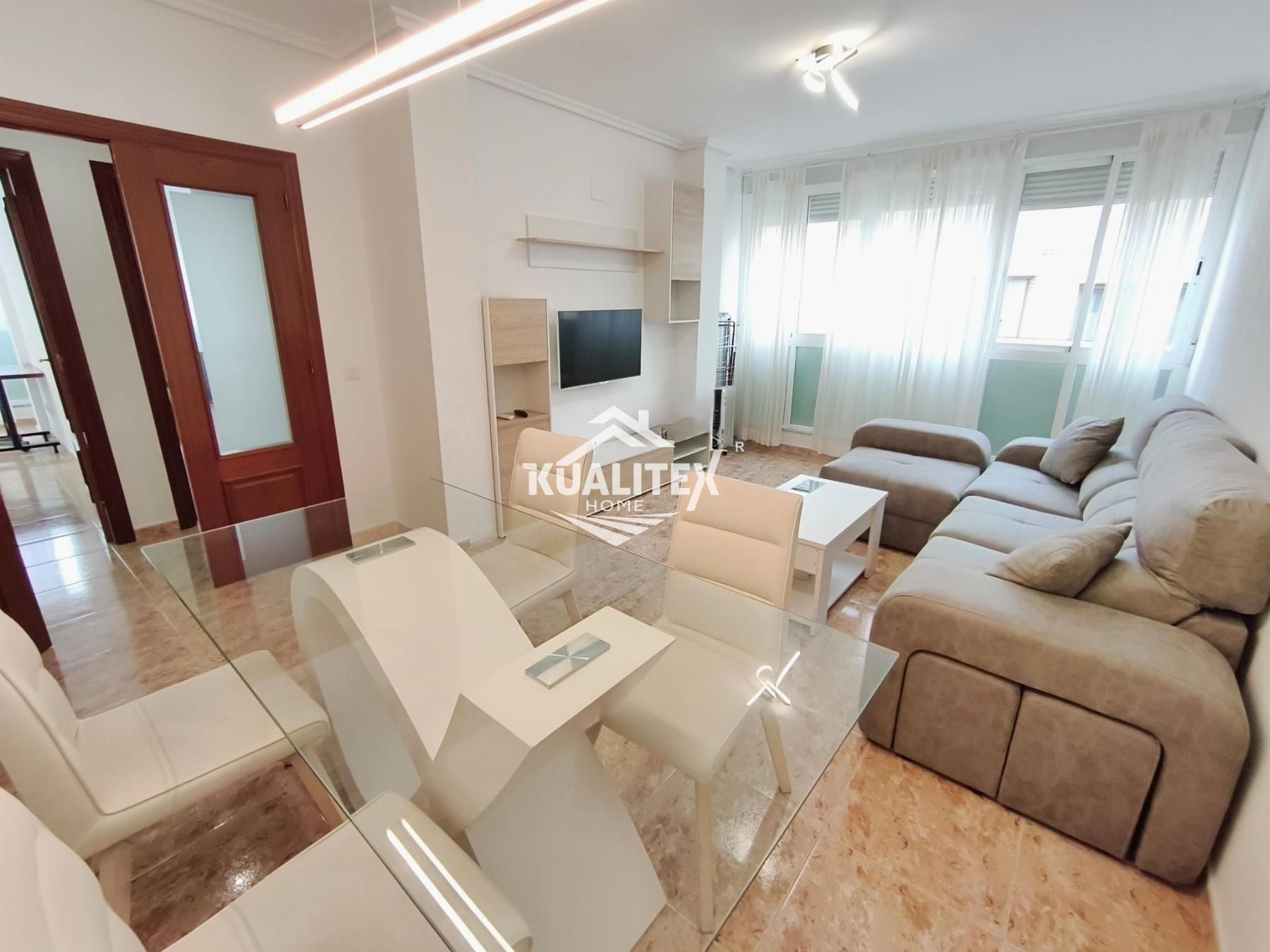 Sala de estar de Piso en venta en Cáceres Capital con Calefacción y Amueblado