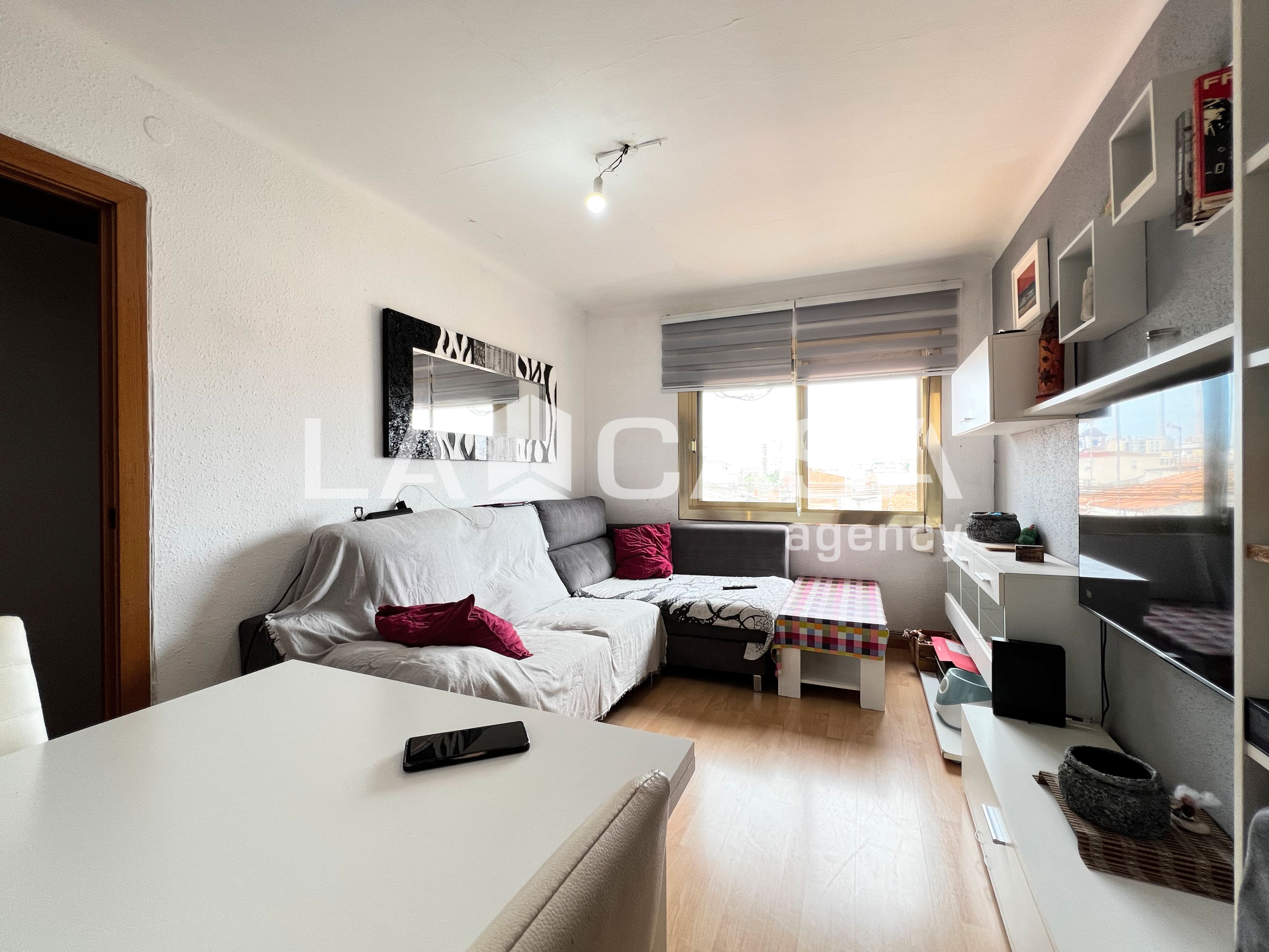Bedroom of Flat for sale in Badalona