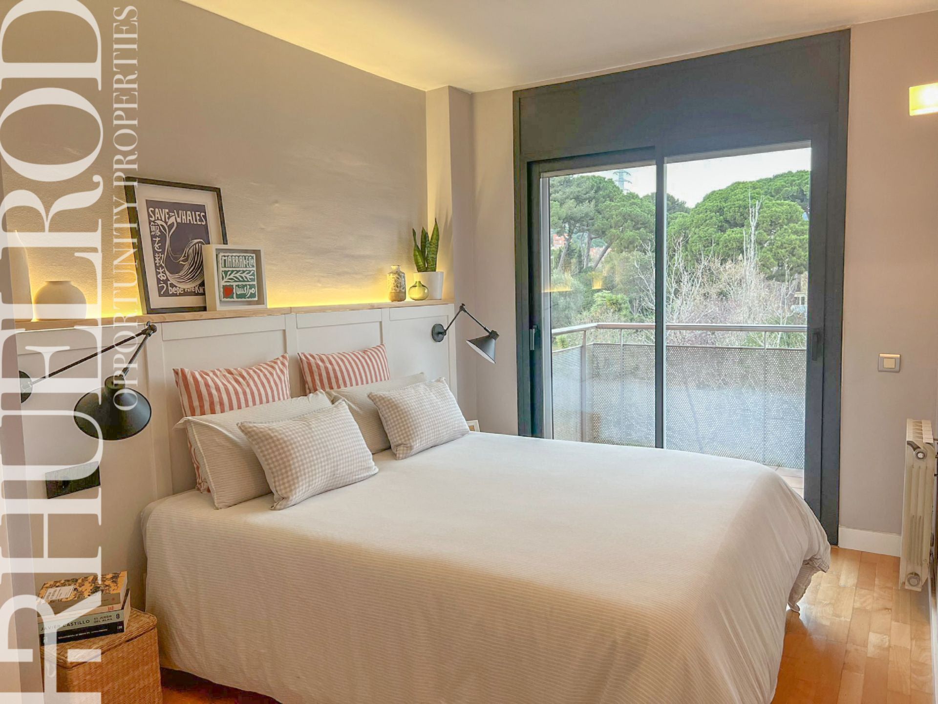 Dormitori de Pis en venda en Badalona amb Calefacció, Parquet i Moblat