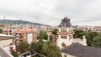 Exterior view of Apartment for sale in  Barcelona Capital  with Air Conditioner, Terrace and Swimming Pool