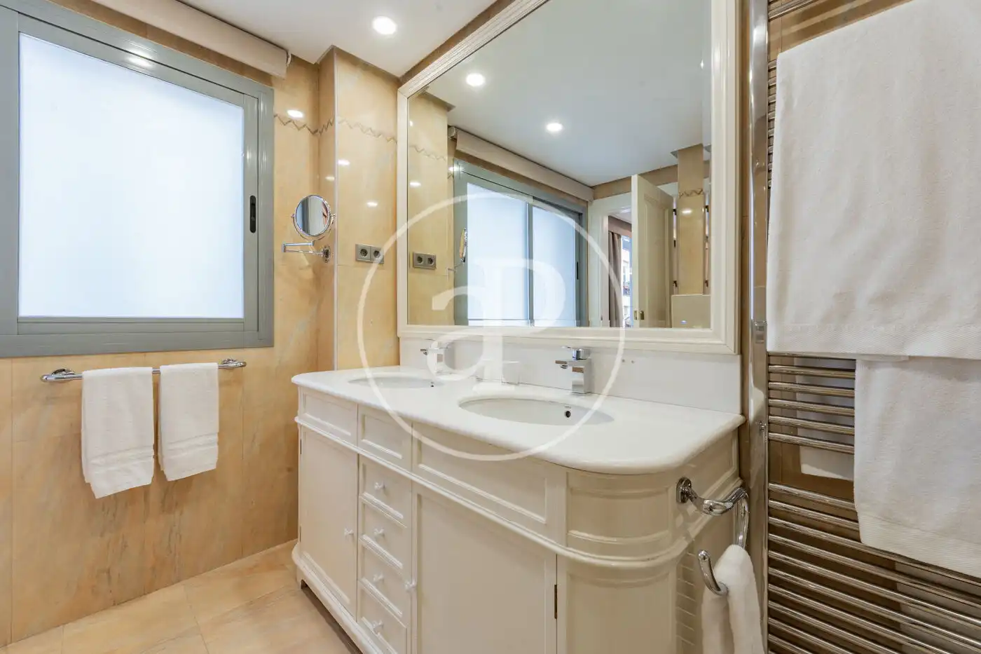 Bathroom of Flat for rent in Madrid  with Air Conditioner, Heating and Terrace
