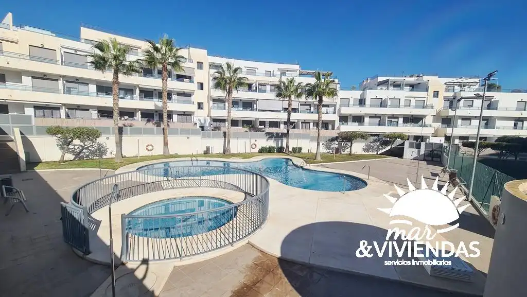 Vista exterior de Apartamento de alquiler en Garrucha con Aire acondicionado, Calefacción y Terraza