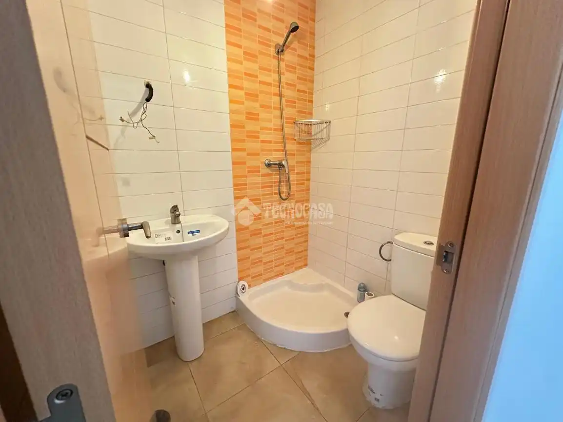Bathroom of Flat for sale in Jódar, Jaén