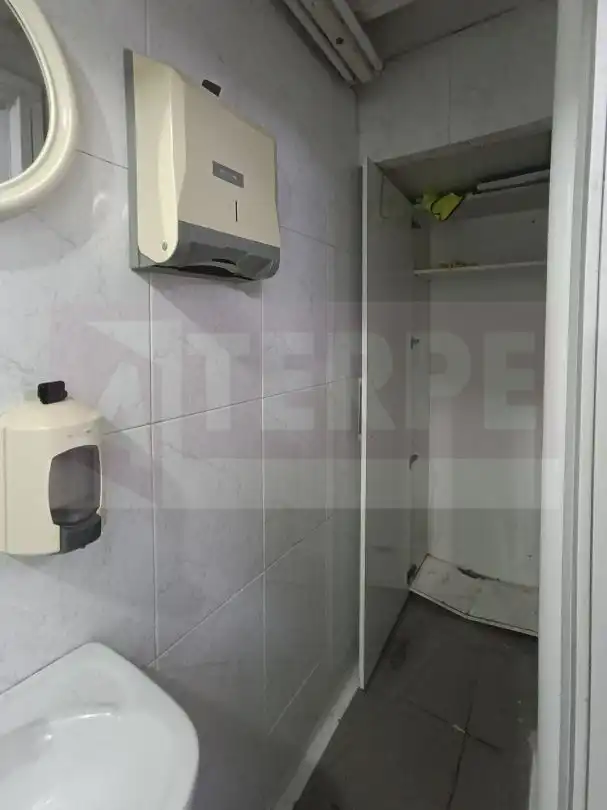 Badezimmer von Geschaftsraum zur Miete in Errenteria