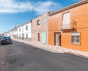 Vista exterior de Casa o xalet en venda en Chimeneas amb Terrassa
