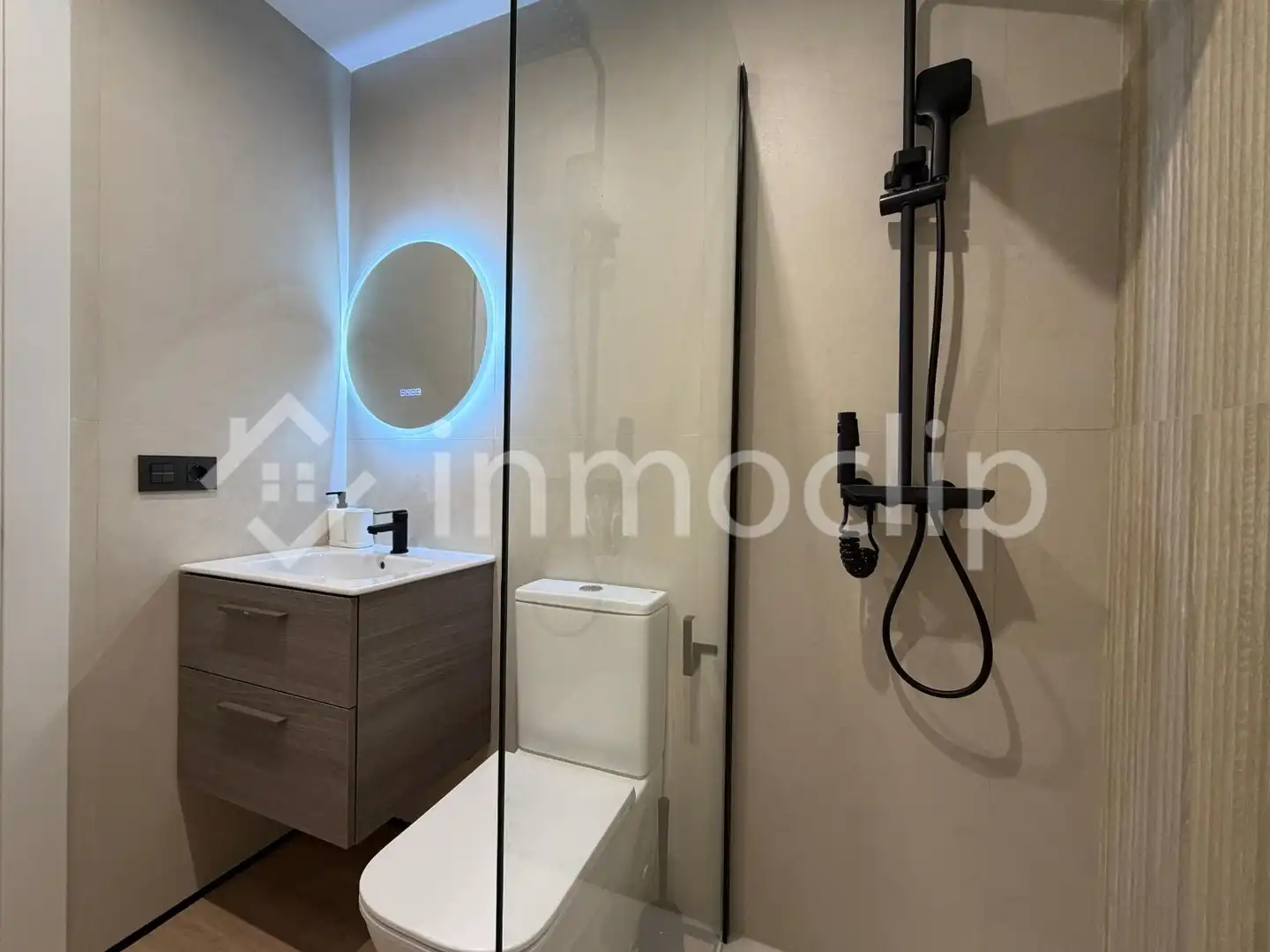 Baño de Piso de alquiler en Salamanca con Calefacción y Amueblado