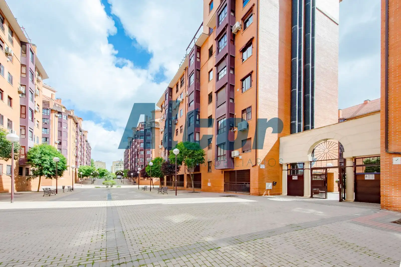 Exterior view of Flat for sale in Madrid  with Air Conditioner, Heating and Storage room