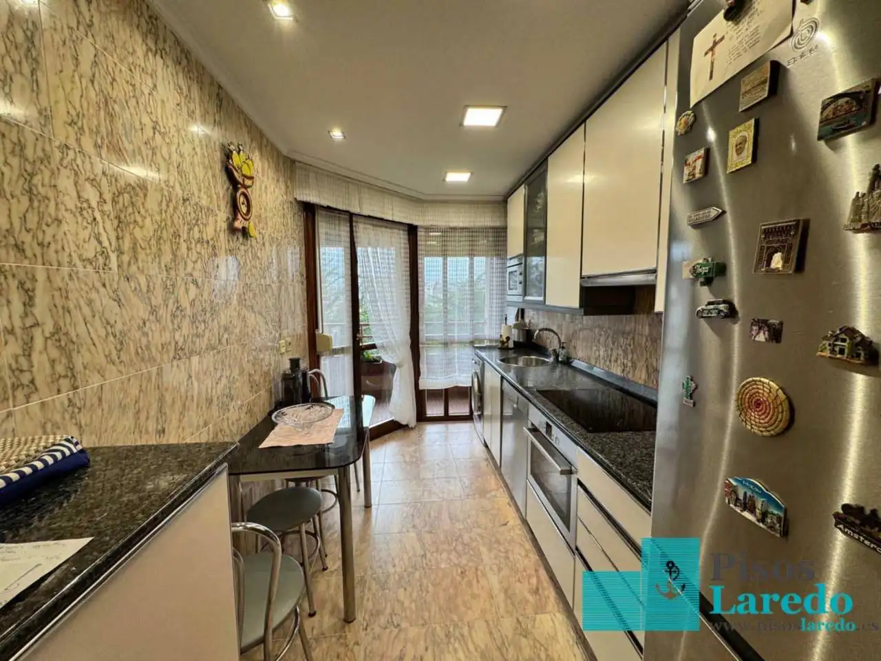 Flat for rent in Calle Marqués de Valdecilla, 8, Centro