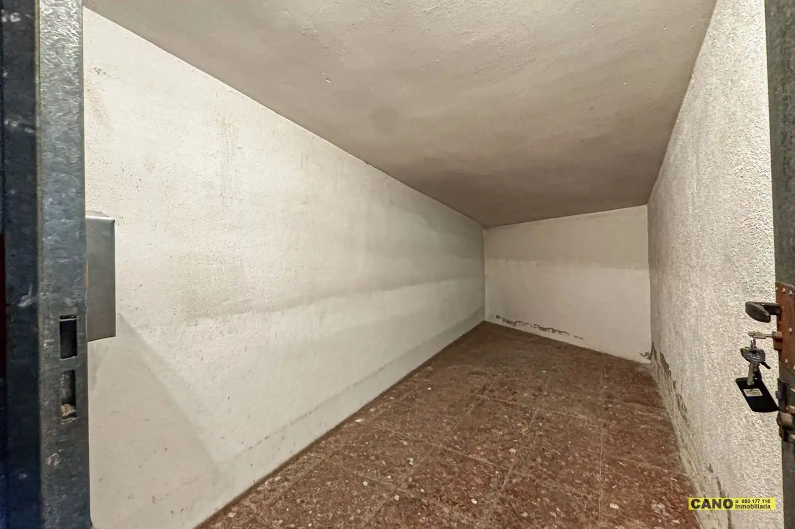 Piso en venta en Almería con Trastero