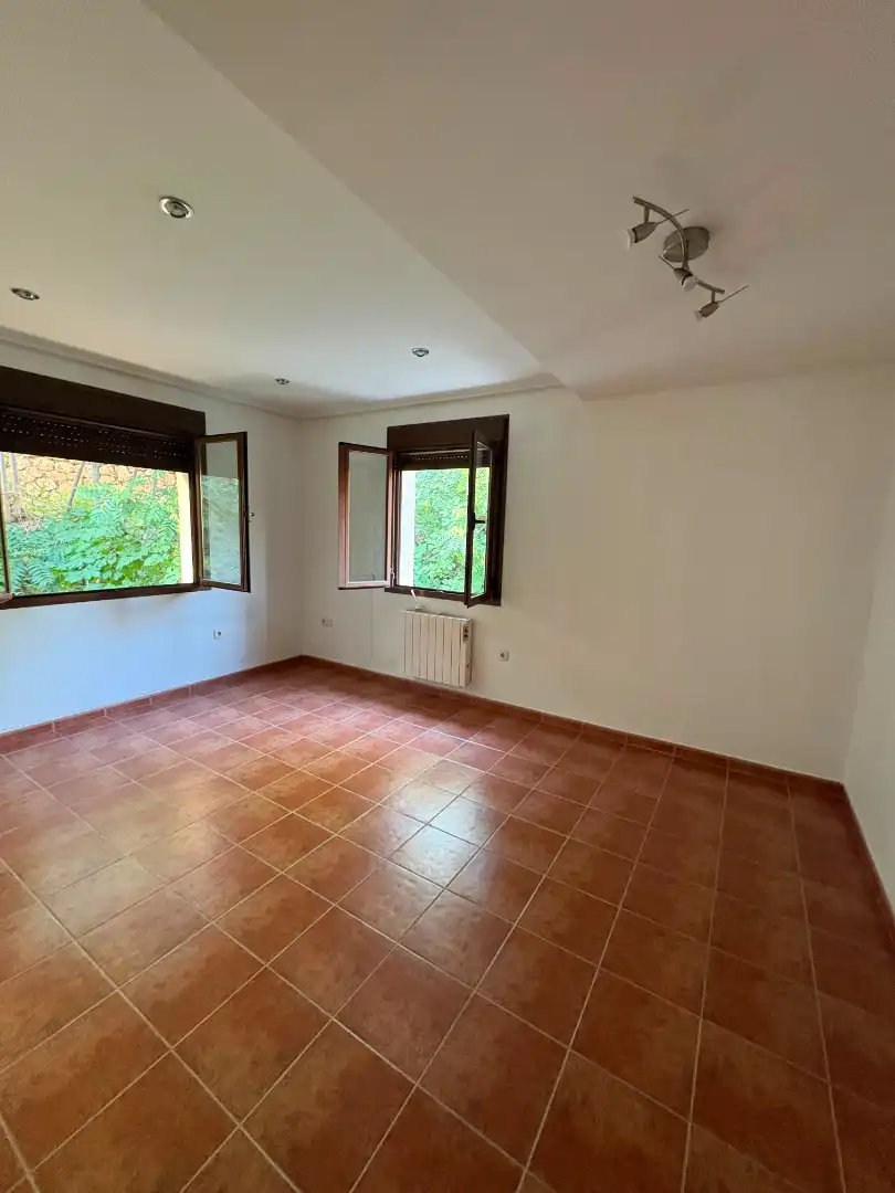 Wohnung zur Miete in Toledo mit Klimaanlage, Heizung und Privatgarten