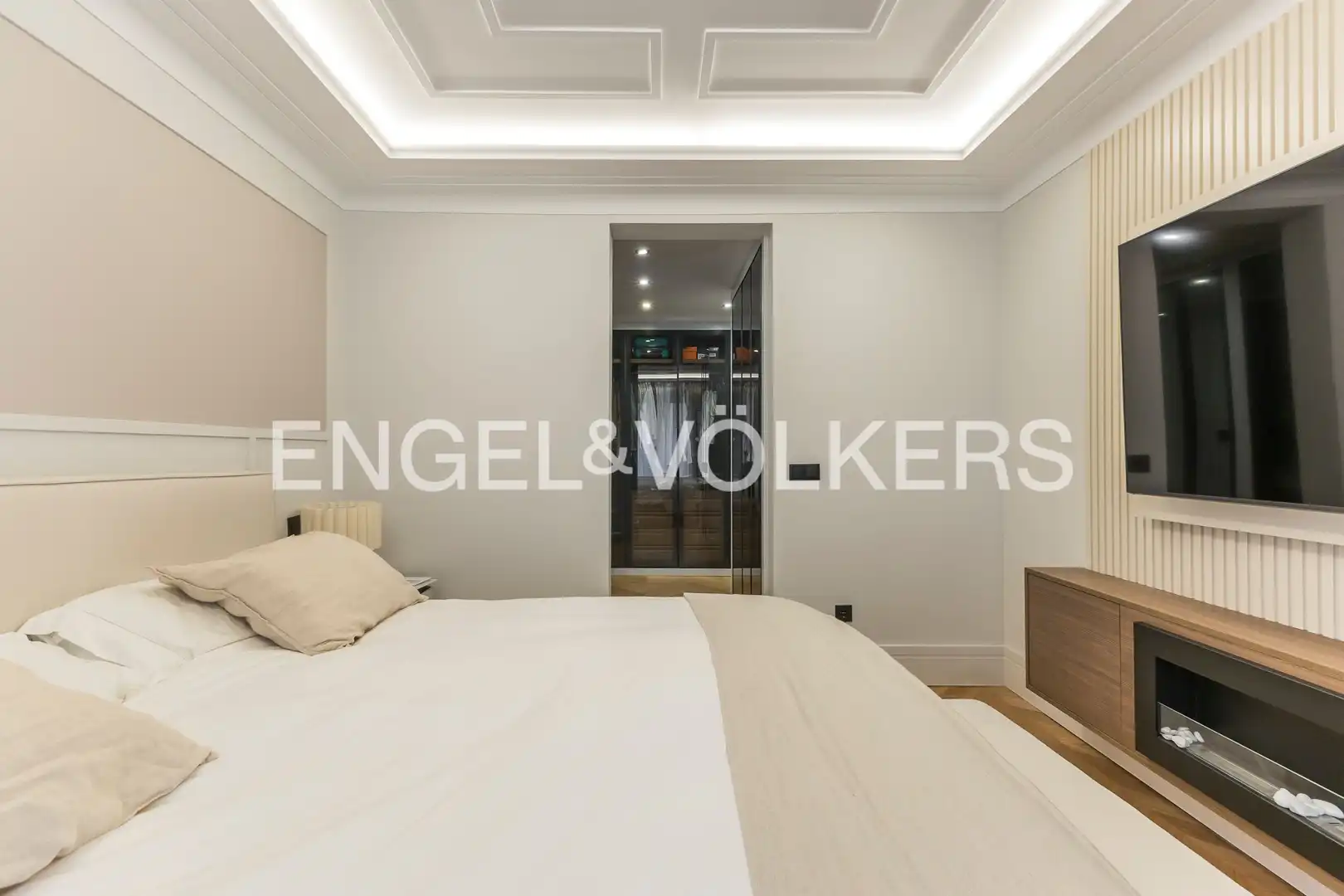 Bedroom of Flat for sale in Madrid  with Air Conditioner, Heating and Parquet flooring