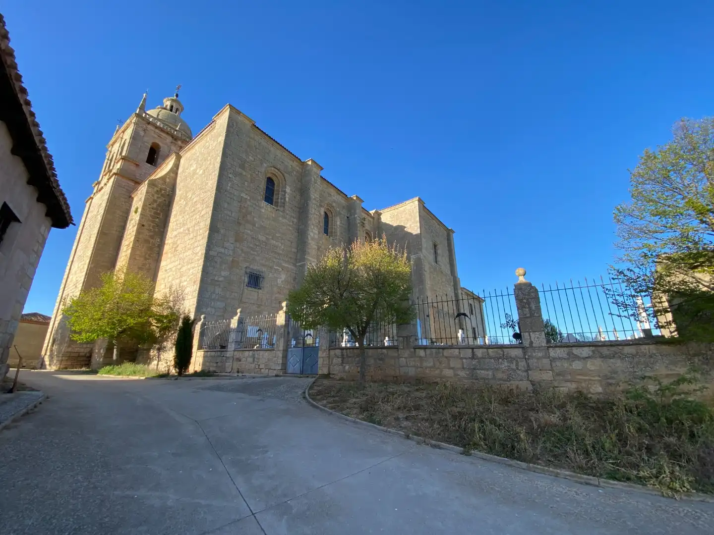 Vista exterior de Casa o xalet en venda en Villasandino amb Jardí privat i Traster