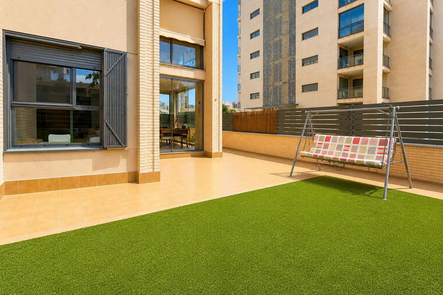 Terraza de Planta baja en venta en Paterna con Aire acondicionado, Calefacción y Jardín privado