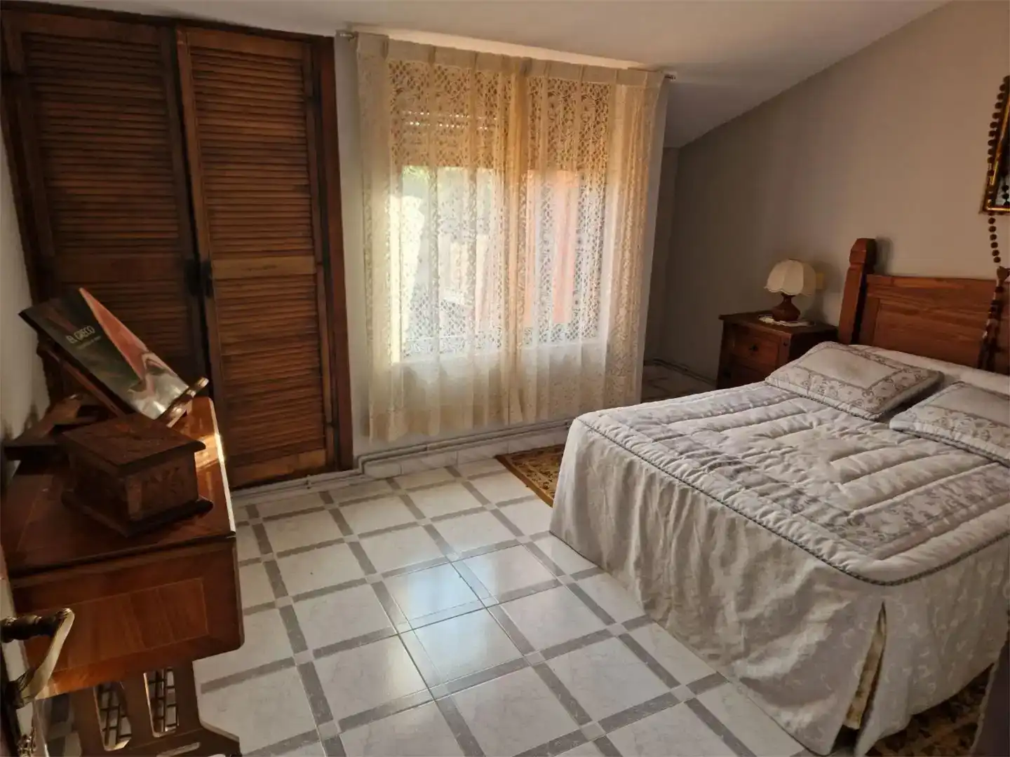 Dormitori de Casa o xalet en venda en Villabrázaro amb Jardí privat, Traster i Moblat