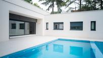 Swimming pool of House or chalet for sale in Torrelodones  with Air Conditioner, Heating and Private garden