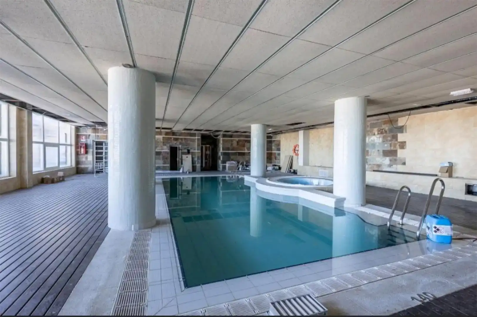 Piscina de Pis de lloguer en Sierra Nevada amb Piscina