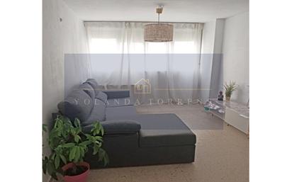 Living room of Flat for sale in  Sevilla Capital