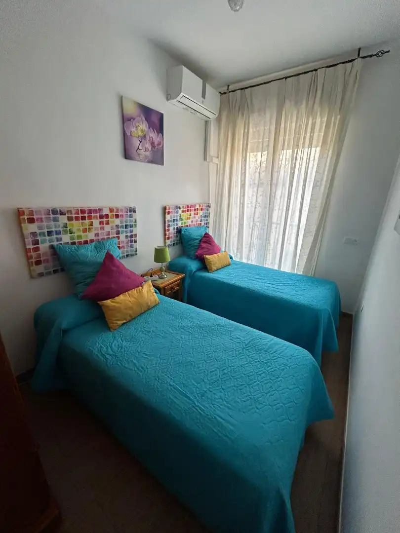 Habitación de Piso de alquiler en Málaga con Aire acondicionado, Amueblado y Balcón