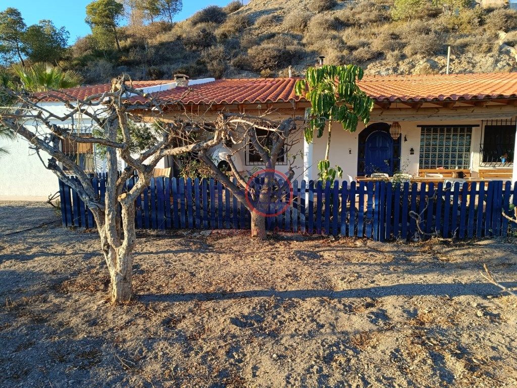 Vista exterior de Casa o xalet en venda en Águilas amb Piscina i Moblat