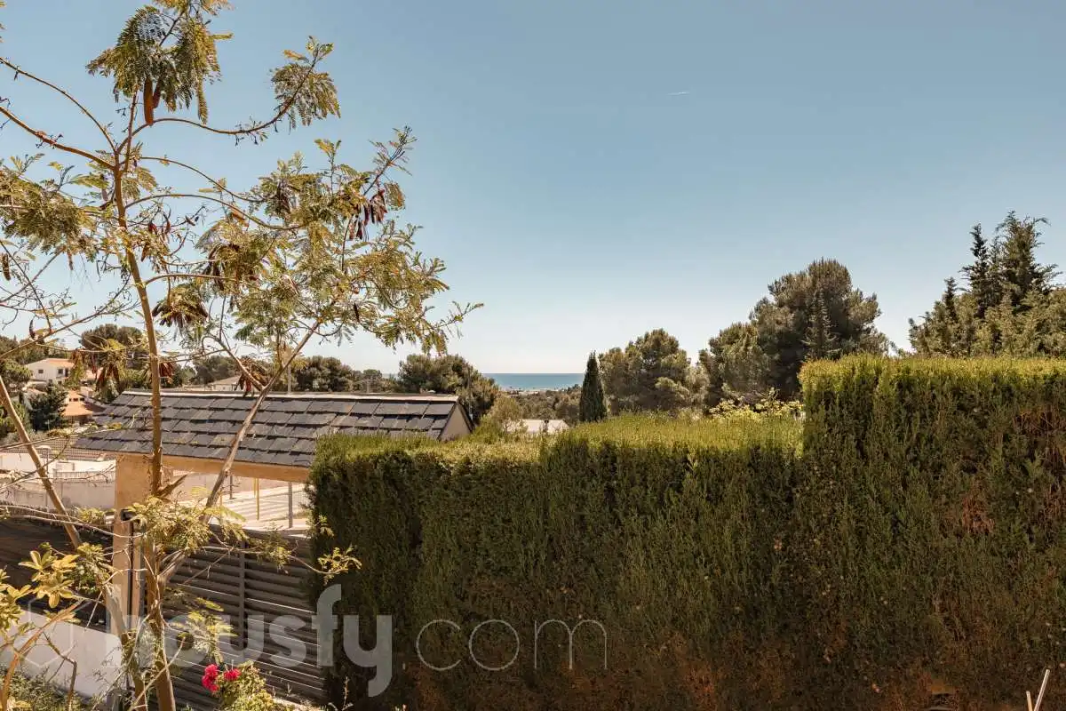 Casa amb piscina en venda a Avinguda de la Llum ., imagen 58