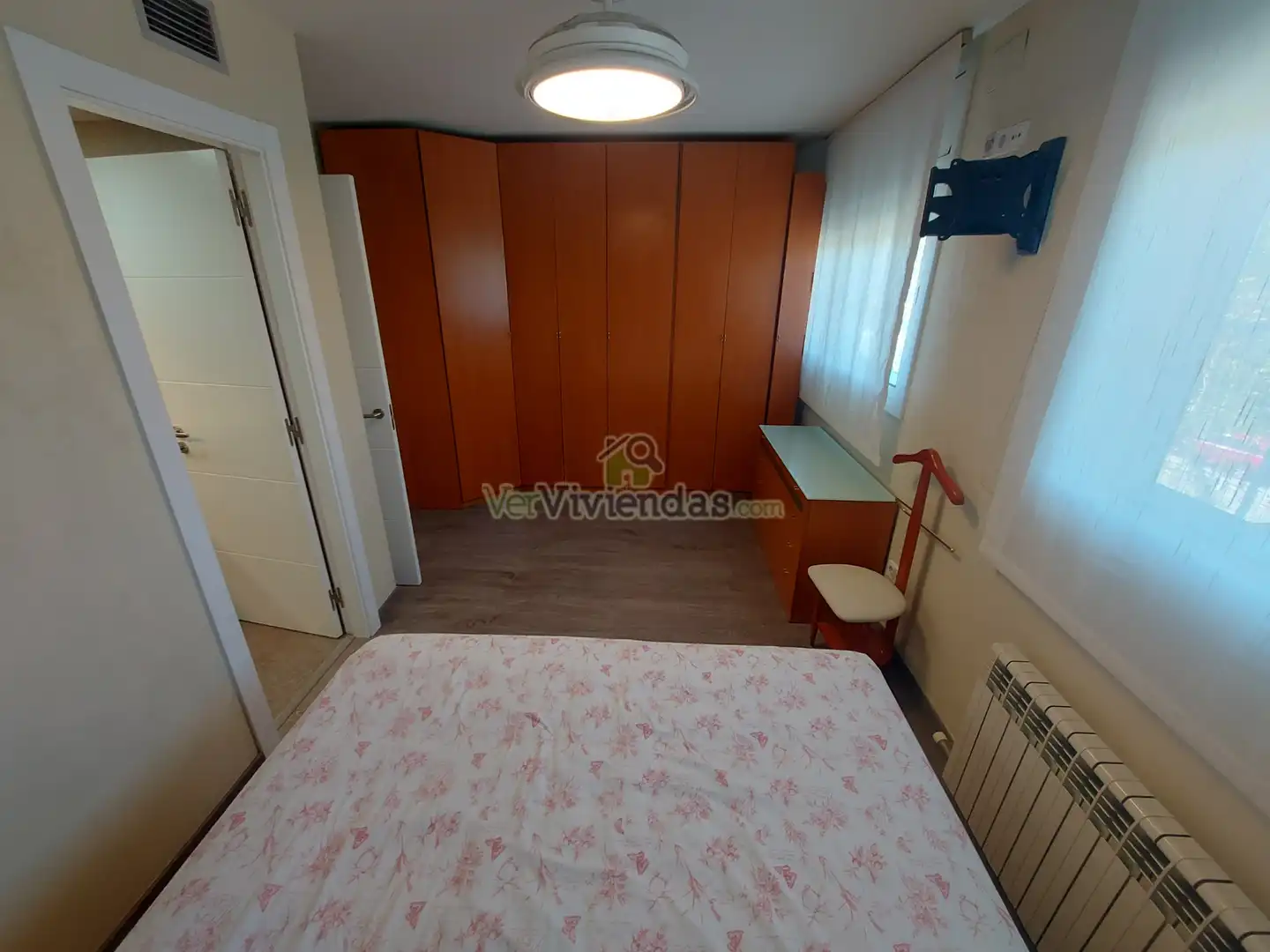 Habitación de Casa adosada en venta en Martorell con Aire acondicionado, Calefacción y Jardín privado