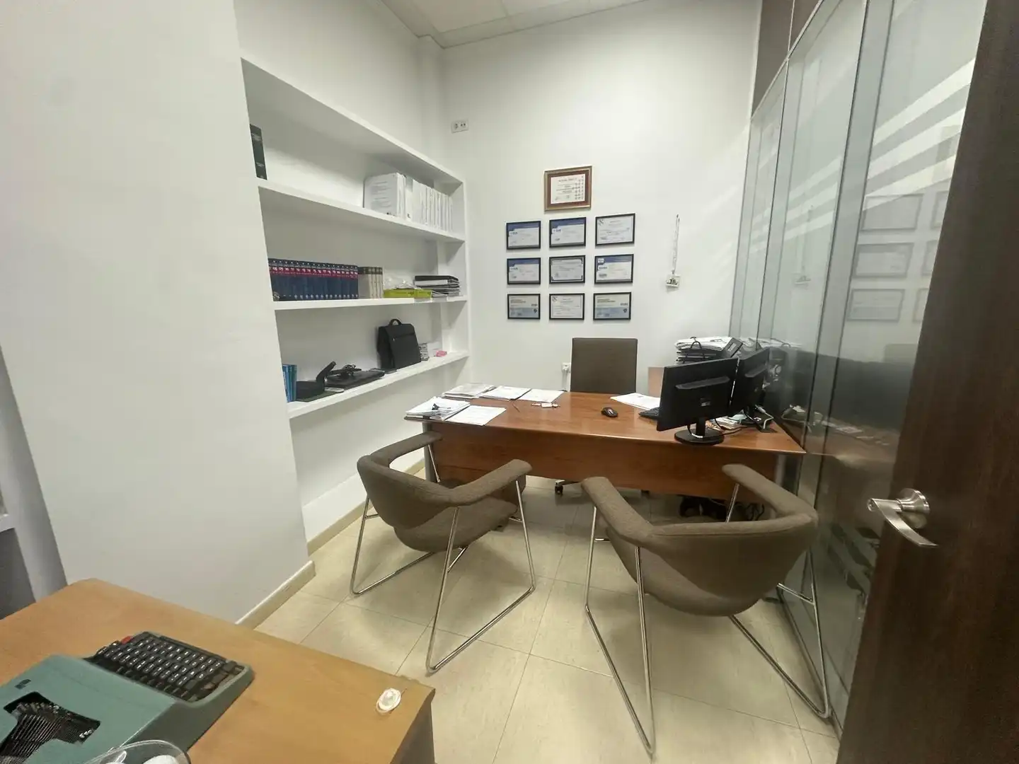 Local comercial en venda a Casco Antiguo, imagen 3