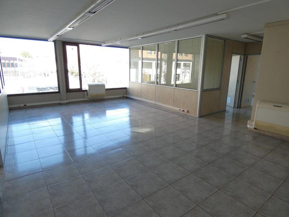 Office to rent in Cerdanyola del Vallès  with Air Conditioner and Heating